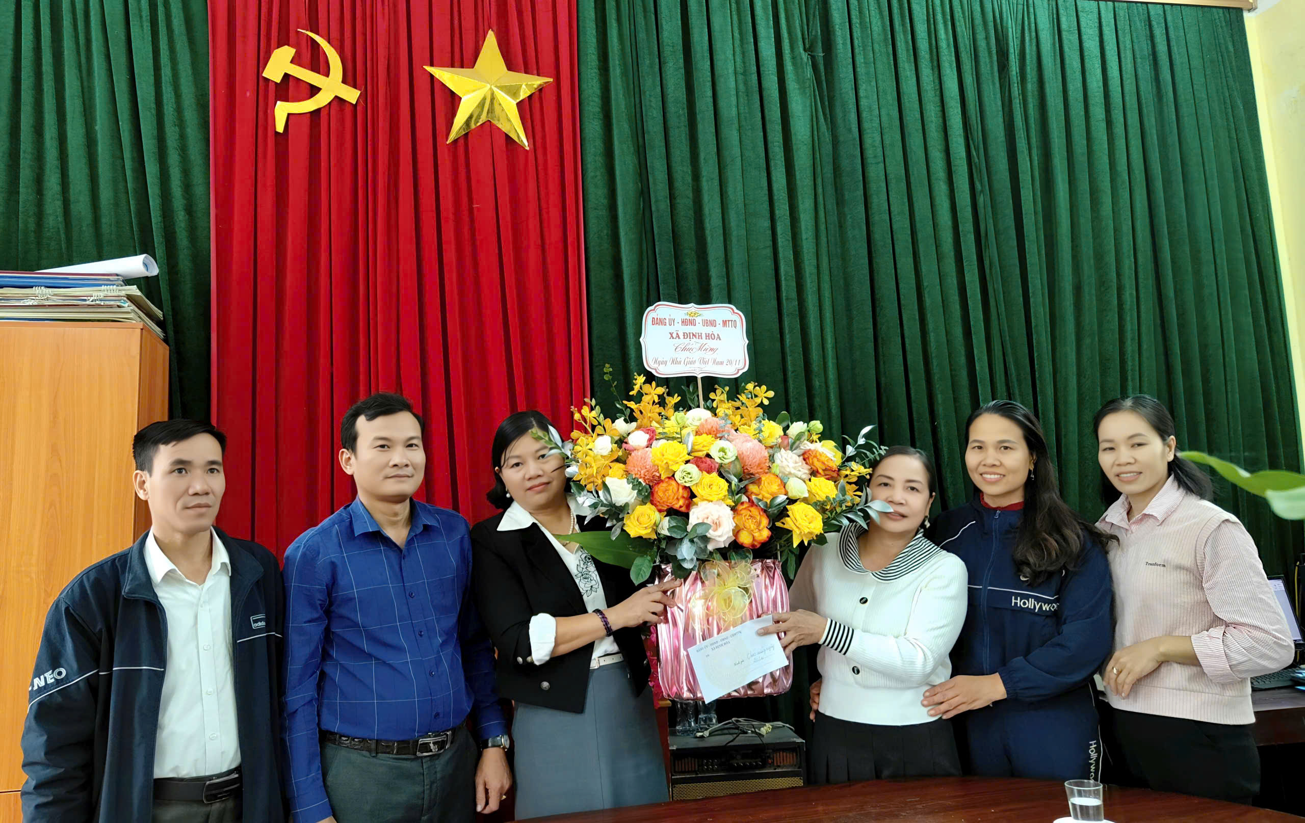 Anh-tin-bai